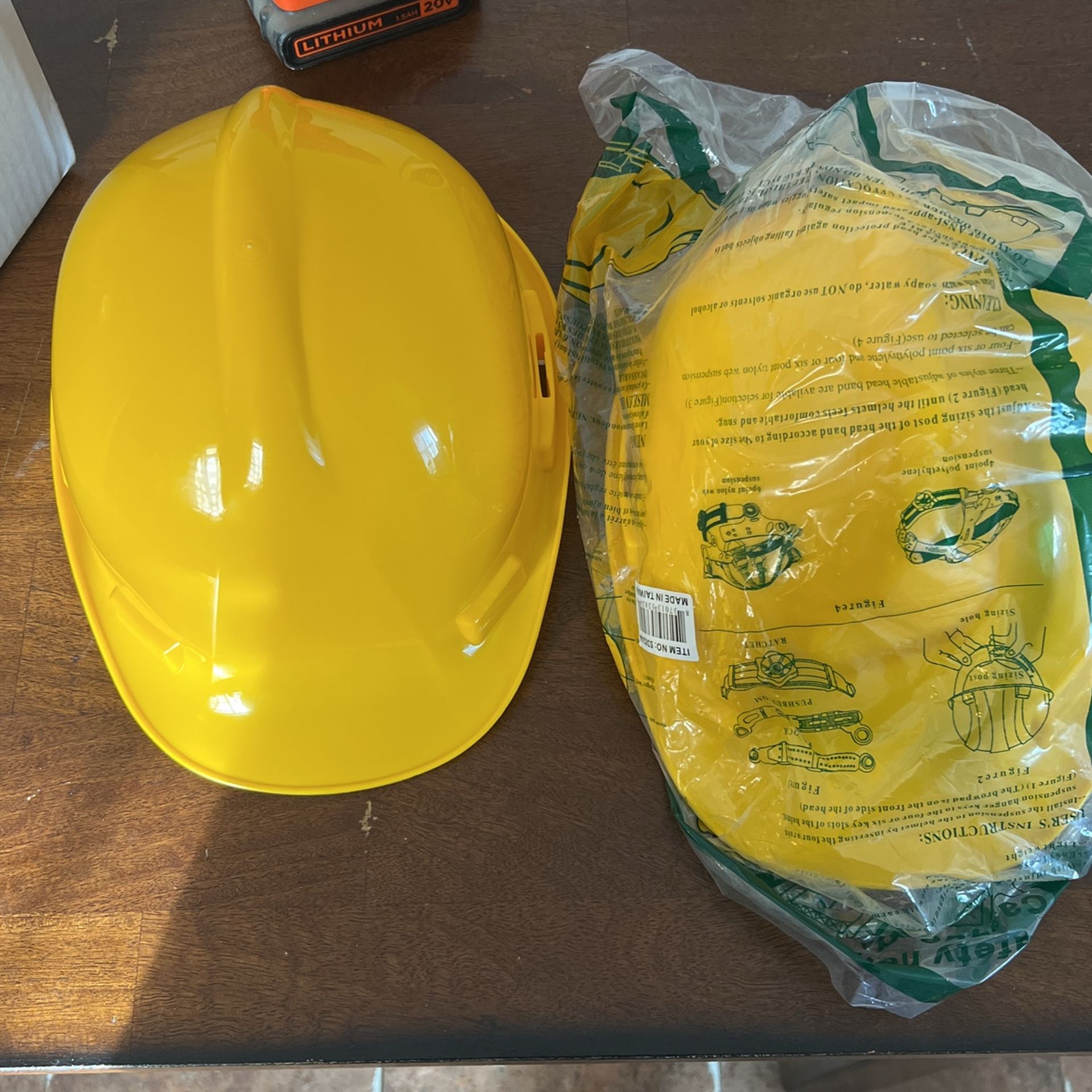 Hard Hats (3 Count)