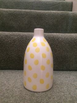 Ceramic vase