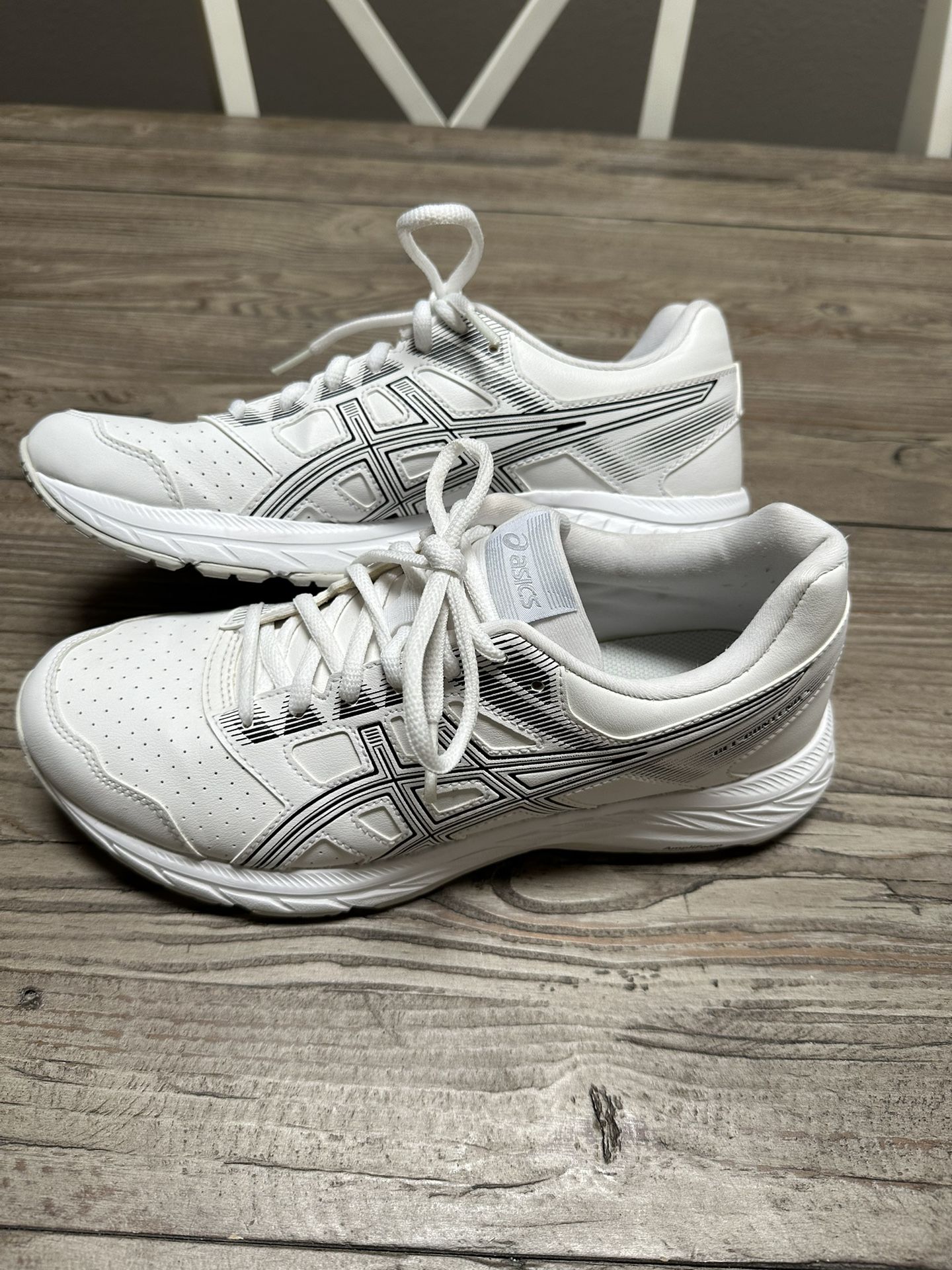 ASICS Woman’s 9 AmpliFoam