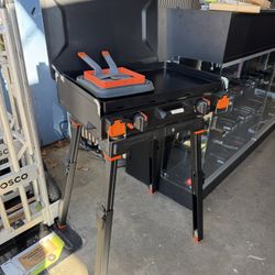 Blackstone 20in Camping Griddle Kit with Stand