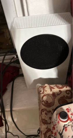 Xbox series s up for sale and trades