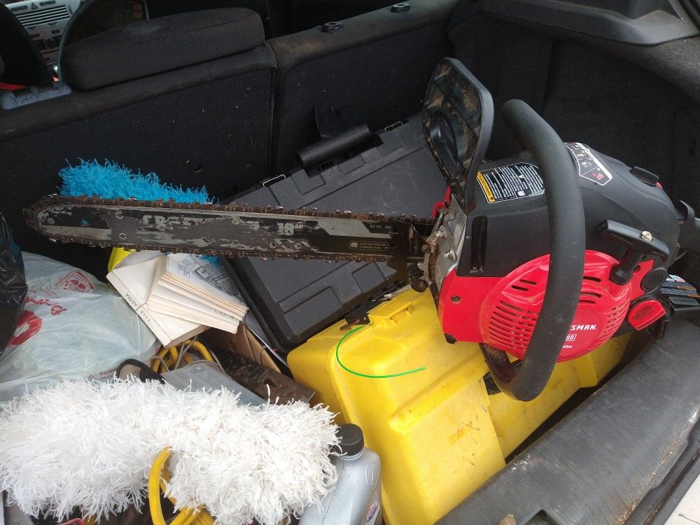 Craftsman S 180 Chainsaw. Runs Great, Needs New Chain  