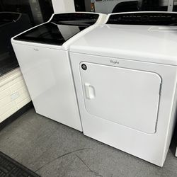 Set Of Washer And Dryer Whirlpool Electric 