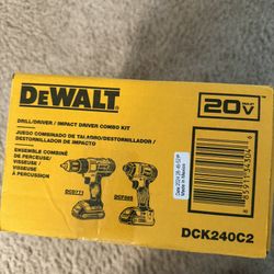 DeWalt 20V MAX Drill & Impact Driver Combo Kit (DCK240C2)