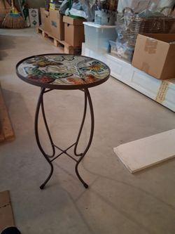 DECRATIVE SIDE TABLE