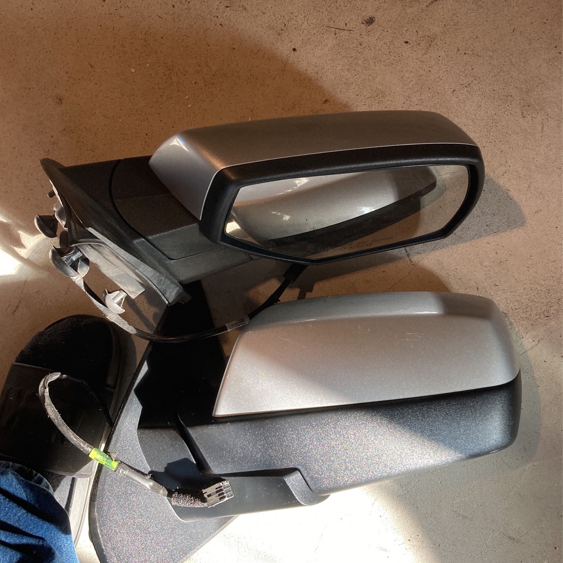 Chevy Silverado 2015+ Sideview mirrors excellent condition