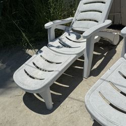 3 Pool Luxary Chairs 