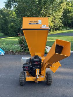 Cub Cadet CS3310 Chipper Shredder - Barely Used! Like new condition