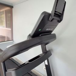 TREADMILL $750