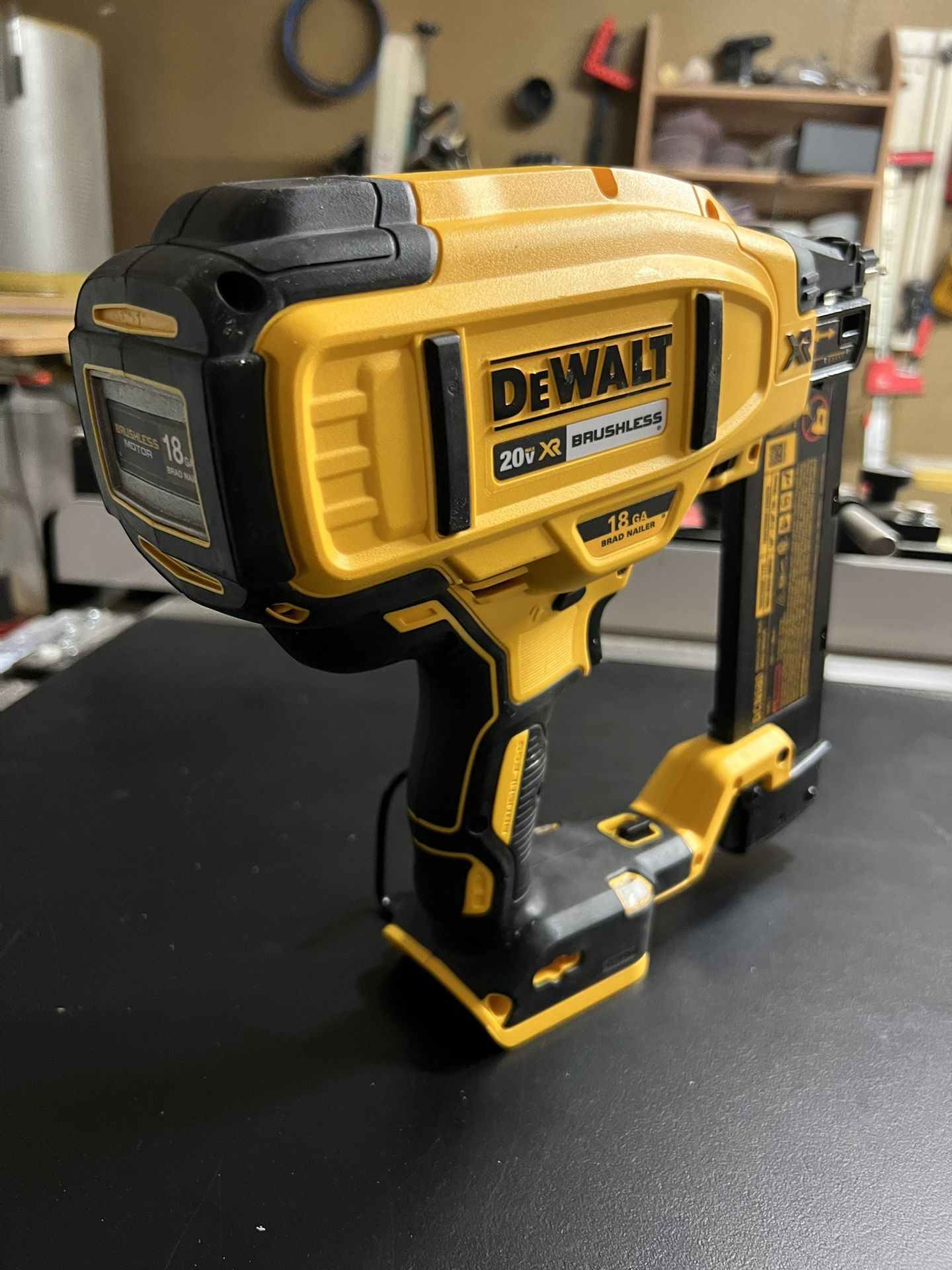 Dewalt Brad Nailer 20v for Sale in Phoenix, AZ OfferUp
