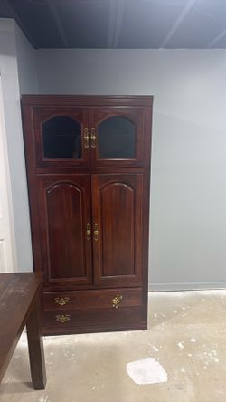 Cabinet great condition