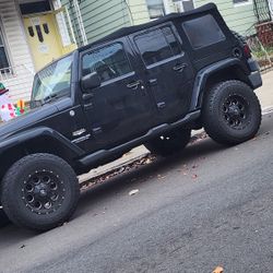 2007 Jeep Wrangler Sahara Custom " LIFTED" BLACKOUT 