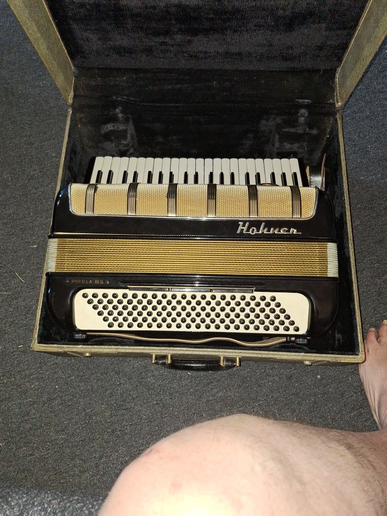 Hohner Recording.