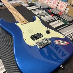 Fender Squier Stratocaster Tom Delonge Style