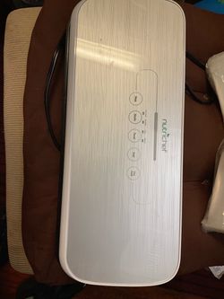 NutriChef Vacuum Sealer Machine with bags