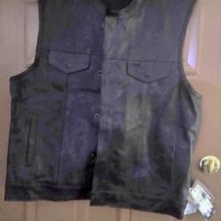 LEATHER VEST MOTORCYCLE ALL SIZES. READ DETAILS 