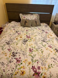 Queen size bed set
