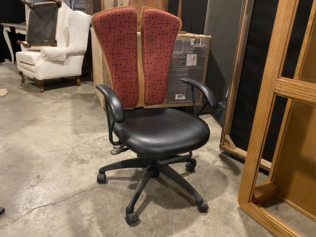 Power Suit Rolling Office Chair