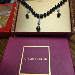 Necklace And Earrings  PICKUP In Lemoore. 