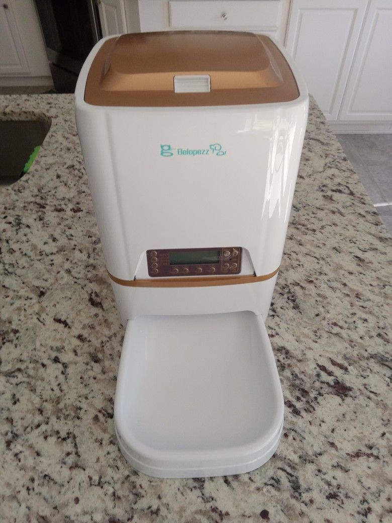 Automatic Pet Feeder $25