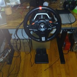 Xbox Gamimg Wheel, Pedals.