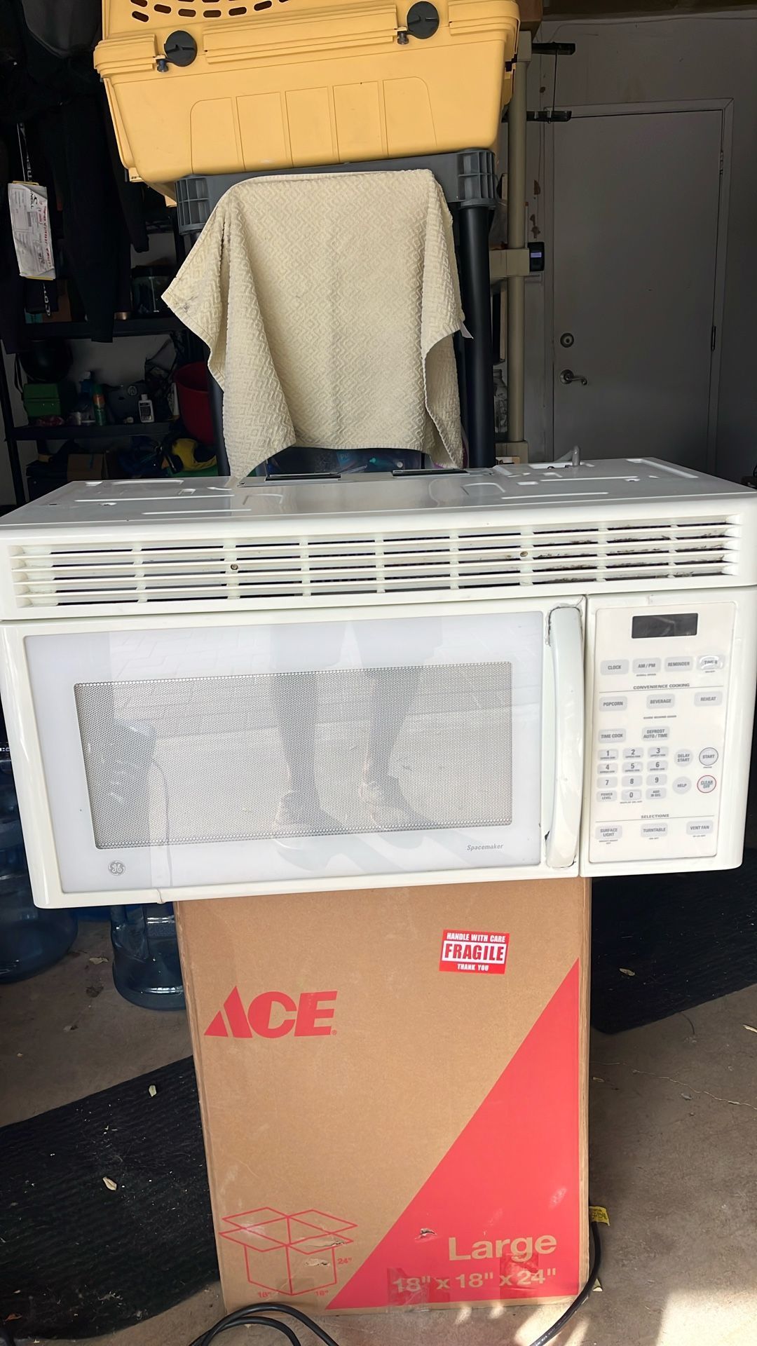 Microwave GE Spacemaker White Above Oven With Lights And Vent