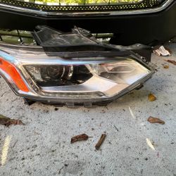 2020 Chevrolet Traverse Front Bumper & Front Passenger Headlight