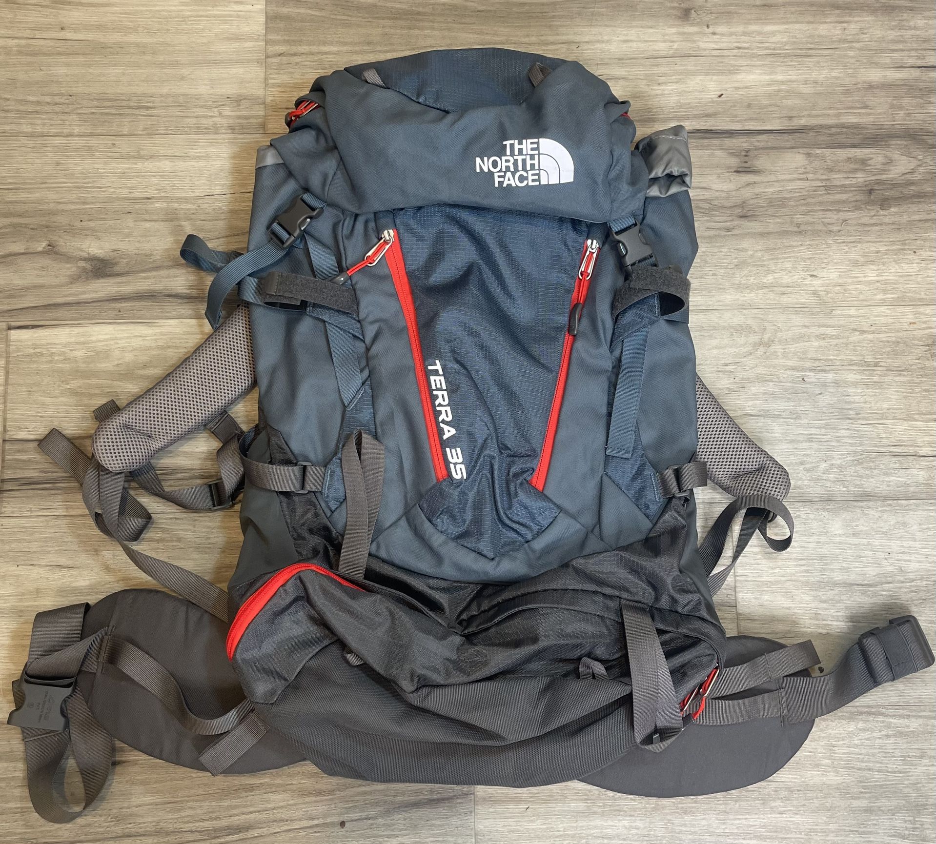The North Face Terra 35 L Backpack Blue/Gray Hiking Size Large Bag Professional