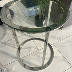 2 end tables & coffee table 