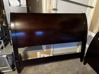 Solid Wood Queen Sleigh Bed Mahogany