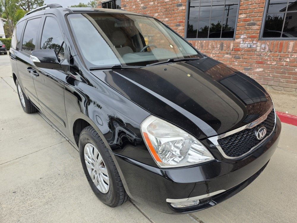 2014 KIA Sedona