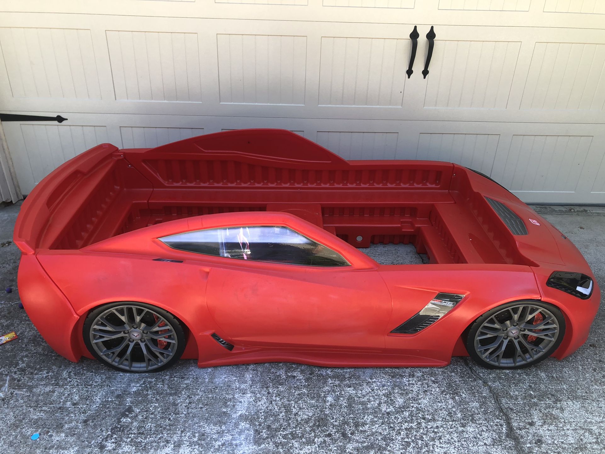 Step 2 Corvette Z06 Twin Car Bed for Sale in Chehalis, WA OfferUp