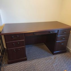 Desk- Great Condition