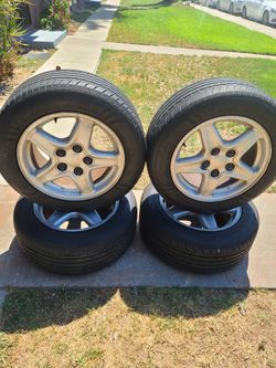 Tires For Sale With The Rines Included 225/55R16