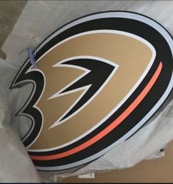 MANCAVE/BAR SIGN. LED ANAHEIM DUCKS LIGHTED SIGN 63X35