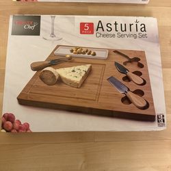 New 5pc. Cheese serving set