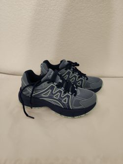 Women's sneakers running tennis shoes size (7)