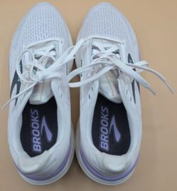 Brooks Women's Revel 8 Running Shoes Bright White/Purple Rose Size 8.5 US
