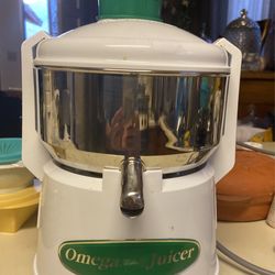 omega juicer