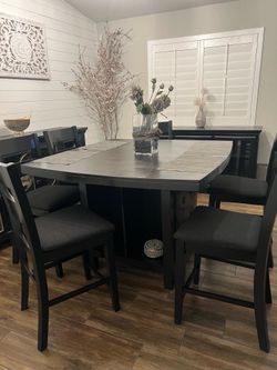 Dinning Table