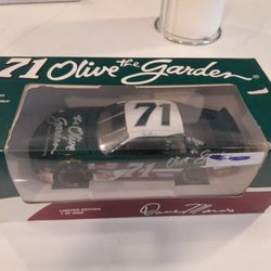 1995 Nascar Diecast Dave Marcis/Olive Garden Monte Carlo 