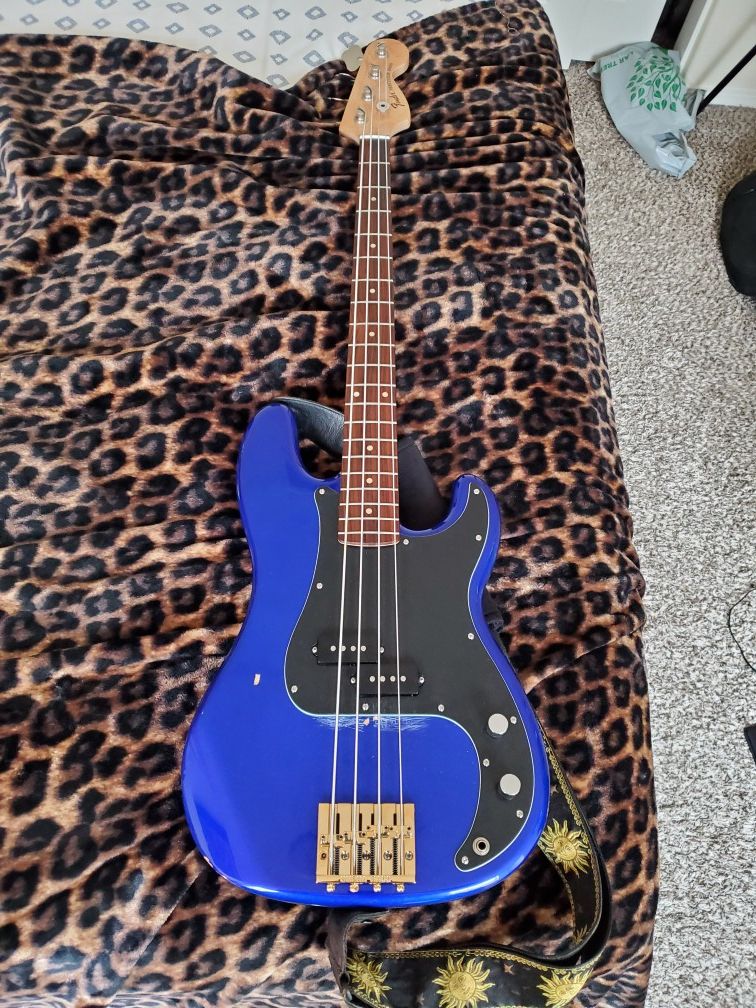 Fender P Bass w/ Custom Bridge