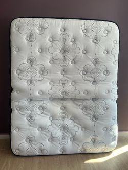 FREE USED QUEEN MATTRESS