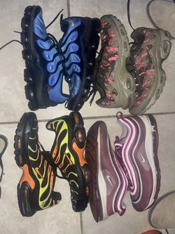 6 Pairs Of Shoes 