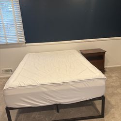 Full Size Platform Bed w/Mattress Moving must sell