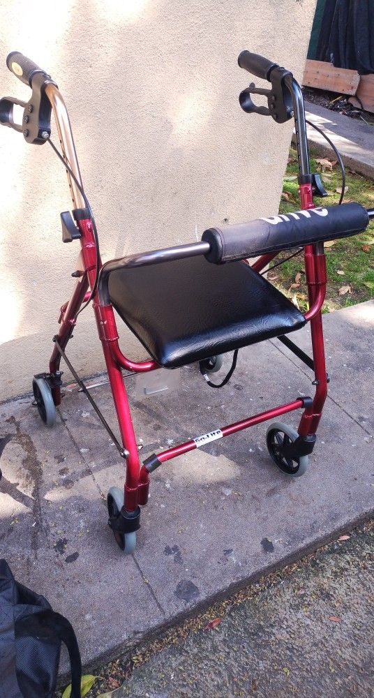 FOLDING WALKING CHAIR