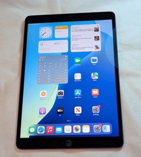 Very Nice APPLE iPad AIR 3 64GB WIFI + 4G CELLULAR 10.5 inch iOS26