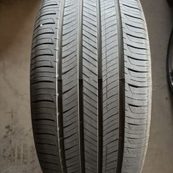 1 Hankook Tire 235/45/18
