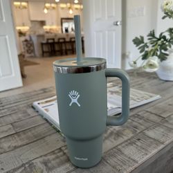 Hydro Flask With Straw & Handle 