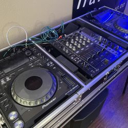 Pioneer 2000 Nexus With Pioneer 750 Mixer and Flight Case 